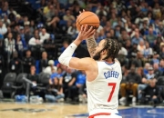 米兰体育网页版-猛龙再胜快船保持东部领先