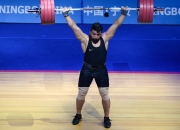 米兰APP下载-非洲选手在举重比赛中创造纪录