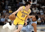 米兰捕鱼-关于湖人鏖战雄鹿，胡金秋刷新纪录的信息