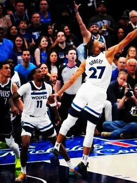 云南队外线火力全开，横扫对手