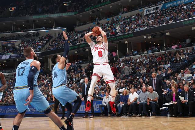 公牛大比分胜魔术,拉文横扫对手展现实力 公牛大比分胜魔术,拉文横扫对手展现实力