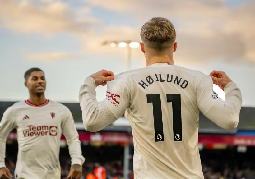 拜仁横扫曼联,晋级欧冠半决赛 拜仁横扫曼联,晋级欧冠半决赛