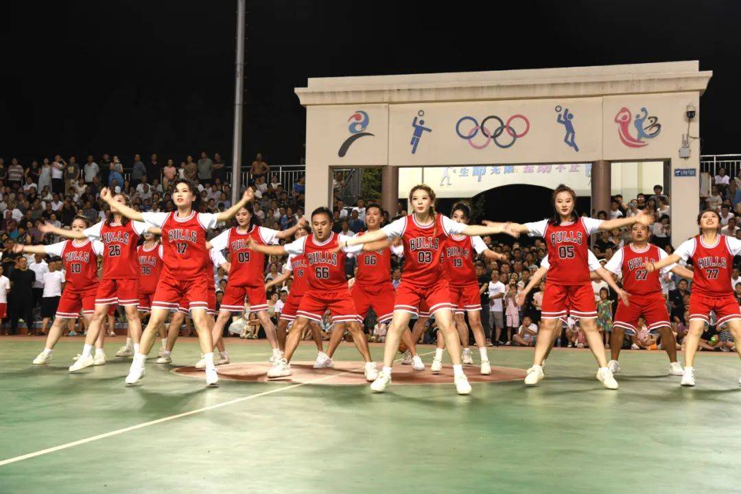 体育比赛中球队精神鼓舞人心 体育比赛中球队精神鼓舞人心