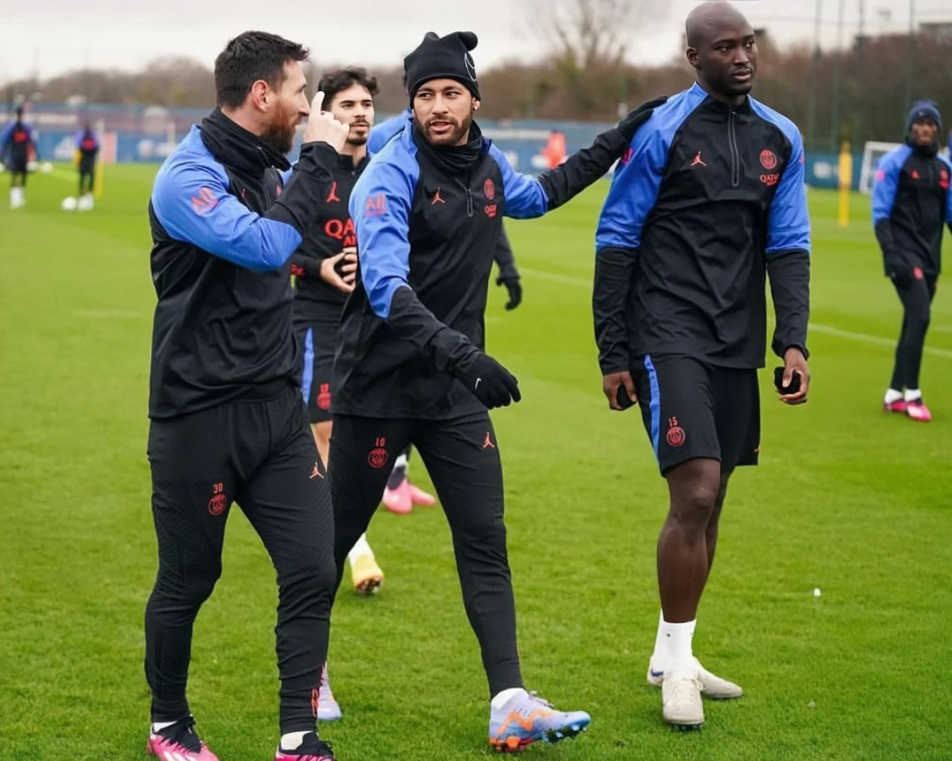 关于昂热队客场失利,排名持续下滑的信息 关于昂热队客场失利,排名持续下滑的信息