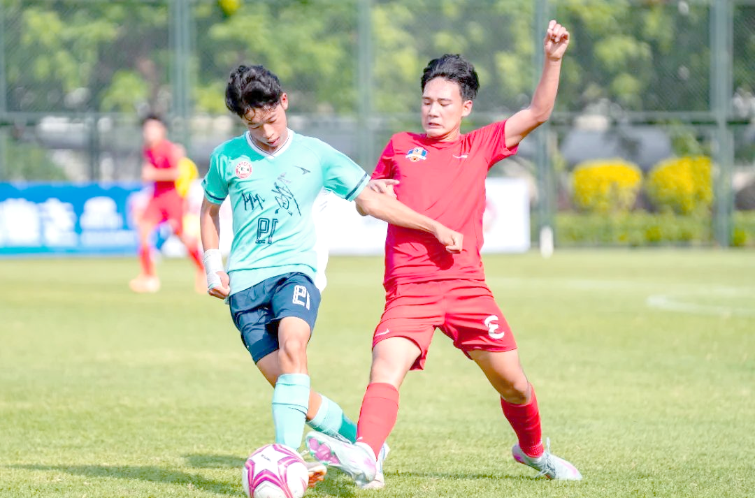 关于国内足球联赛精彩纷呈,球员们奋力拼搏的信息 关于国内足球联赛精彩纷呈,球员们奋力拼搏的信息