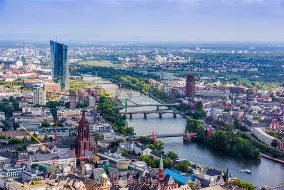 法兰克福主场坐失良机，连败压力不断加大