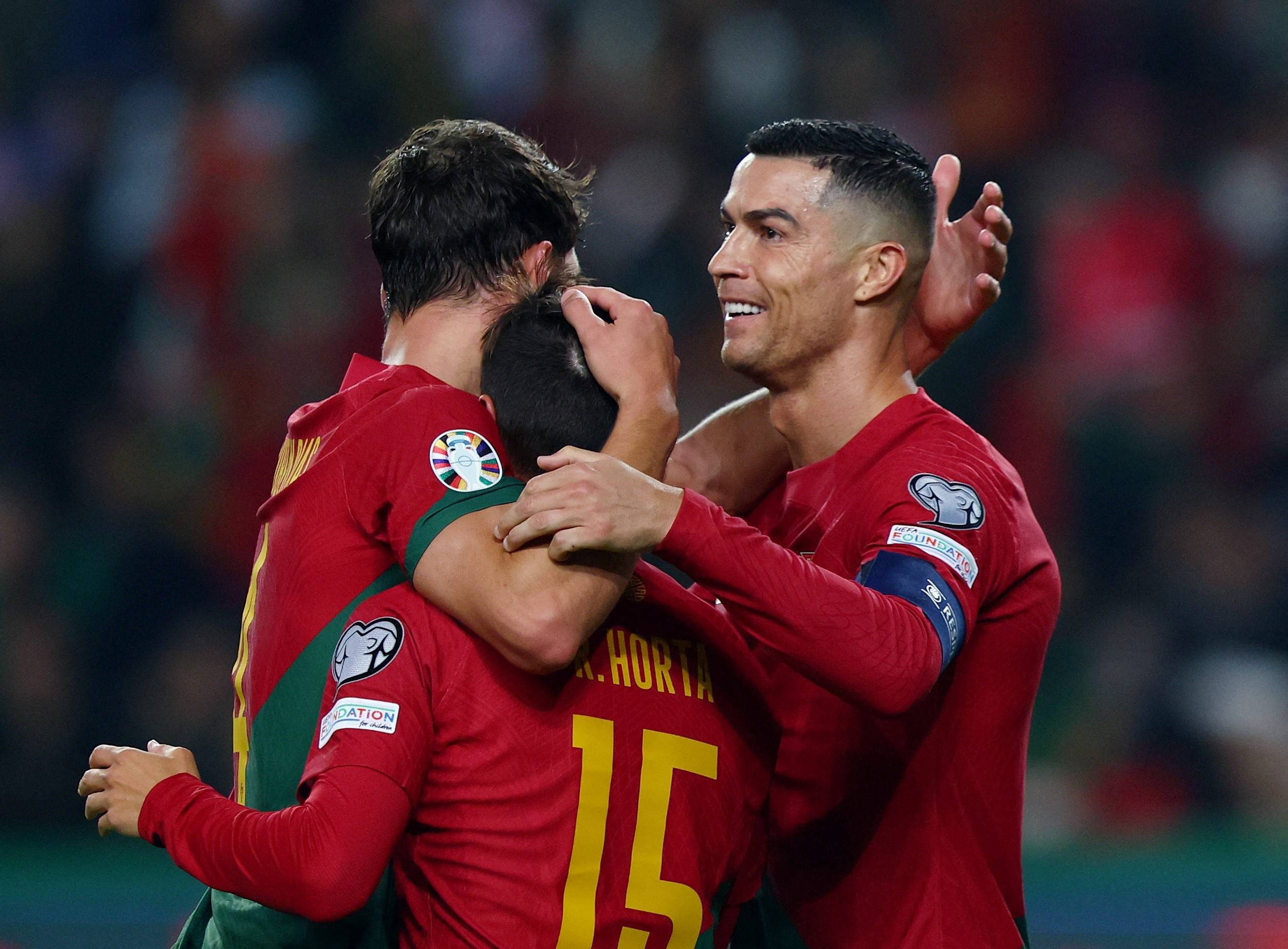 葡萄牙队实力展示,锁定晋级资格 葡萄牙队实力展示,锁定晋级资格