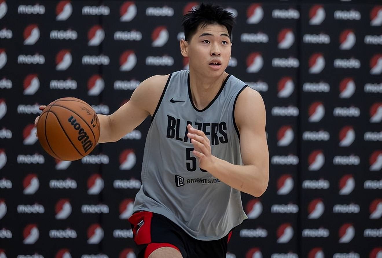 开拓者球星突破自我，表现出色