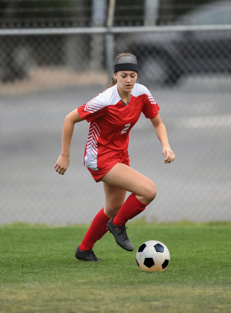 妇女足球比赛的发展为女性体育事业带来新活力的简单介绍 妇女足球比赛的发展为女性体育事业带来新活力的简单介绍