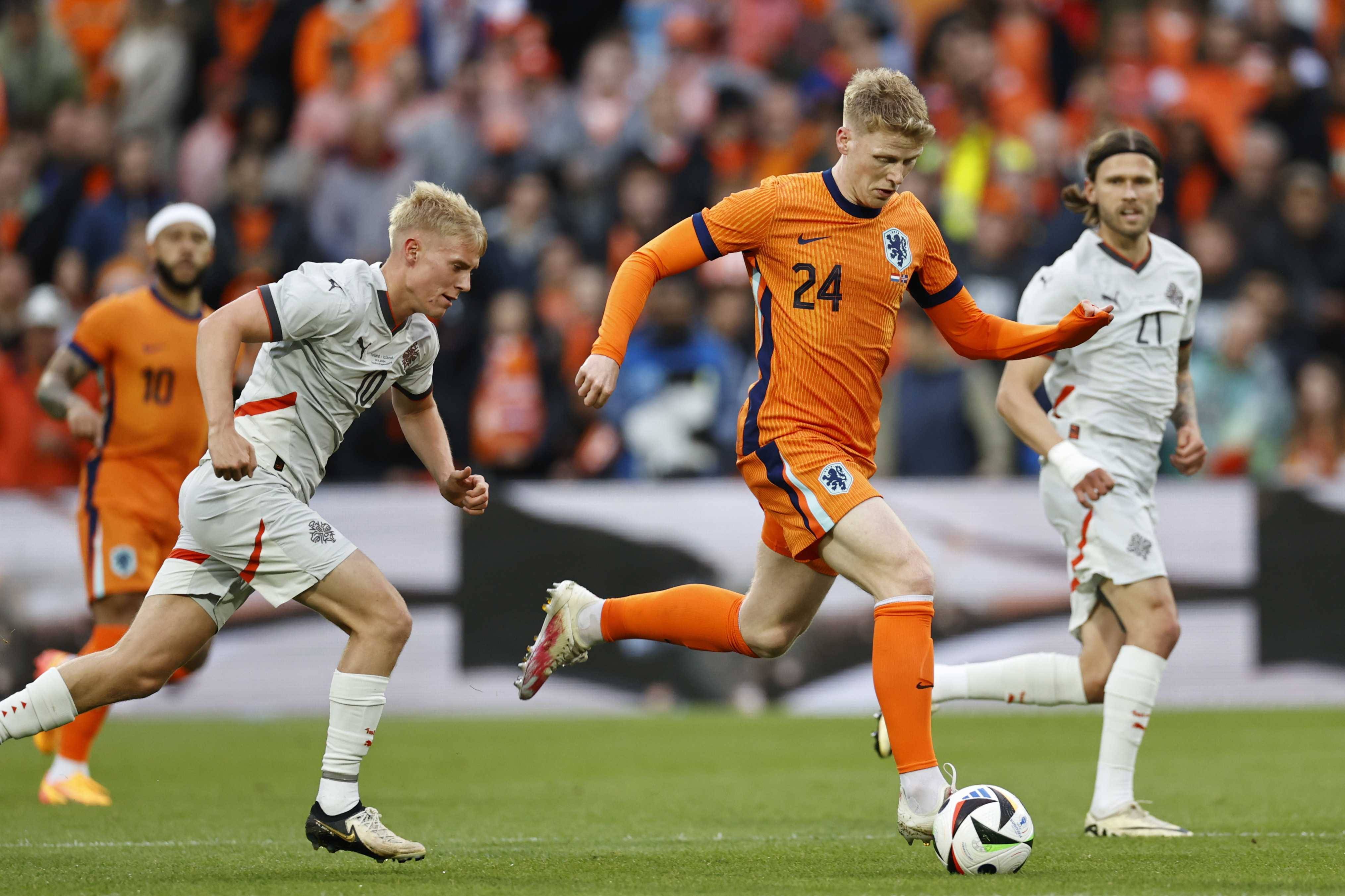 国外足球比赛中球队风采迷人 国外足球比赛中球队风采迷人