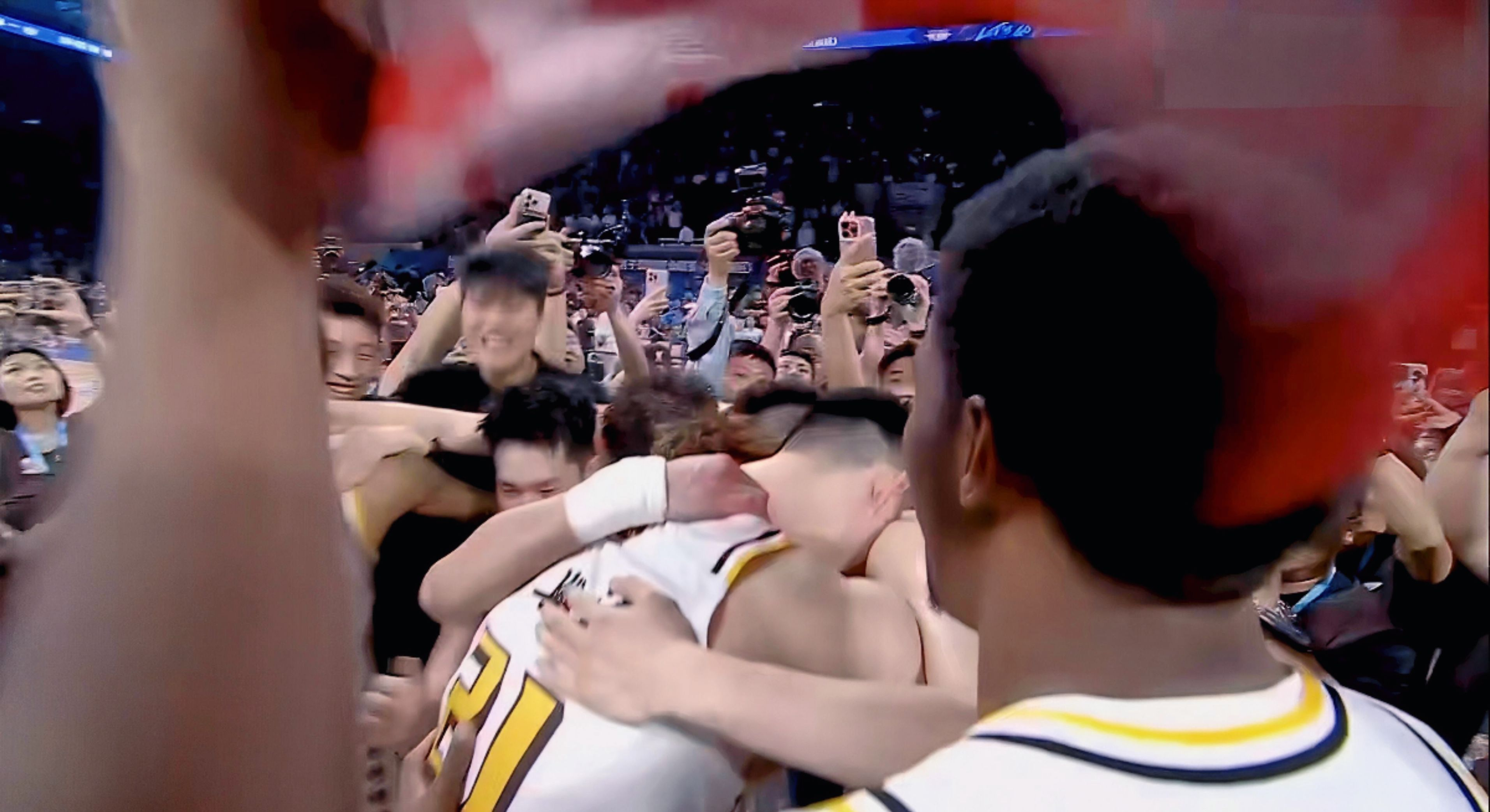 北京男篮在主场力克浙江队,迎来胜利 北京男篮在主场力克浙江队,迎来胜利