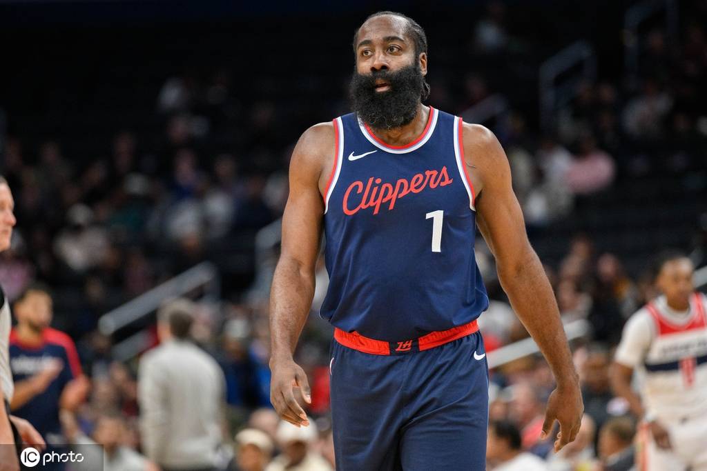 火箭遭遇连败,哈登状态颓废心情低落 火箭遭遇连败,哈登状态颓废心情低落