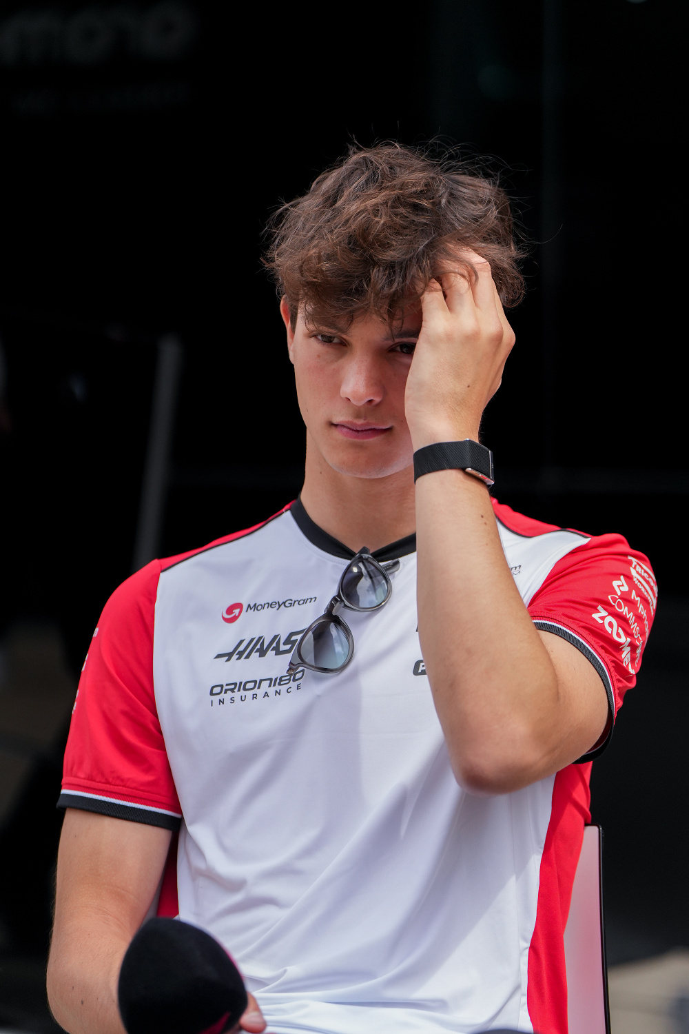 包含红牛车队绝杀哈斯车队，阿隆索惊艳四座的词条